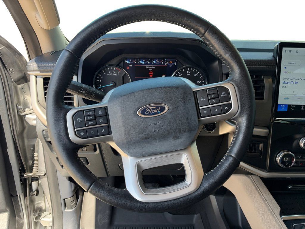 Used 2024 Ford Expedition XLT RWD image 13