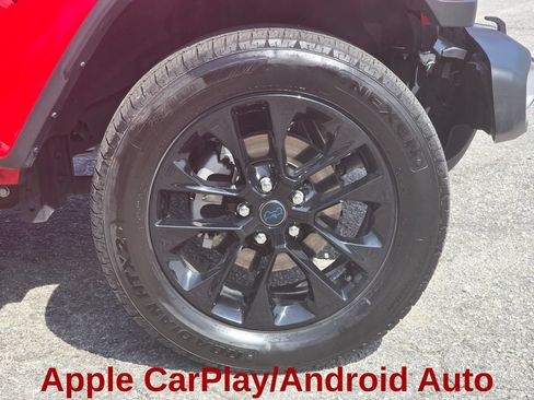 Used 2025 Jeep Wrangler Unlimited Sahara w/ Safety Group AWD/4WD image 21