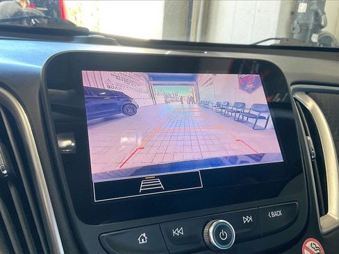 Used 2025 Chevrolet Malibu LT image 12