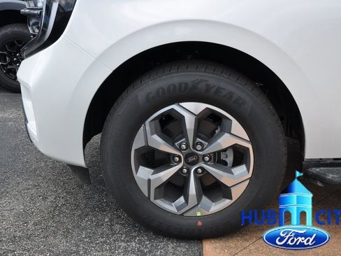 New 2027 Ford Expedition Max Active RWD image 9
