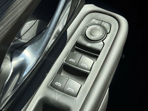 Used 2024 GMC Terrain SLE w/ Driver Convenience Package image 15