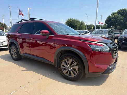 Used 2022 Nissan Pathfinder SV w/ SV Black Package FWD image 14