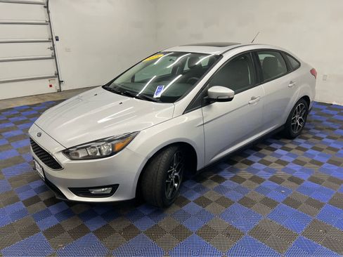 Used 2018 Ford Focus SEL image 6