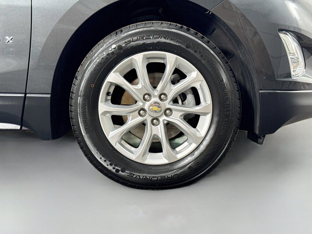 Used 2020 Chevrolet Equinox LS w/ LPO, Cargo Package AWD/4WD image 40