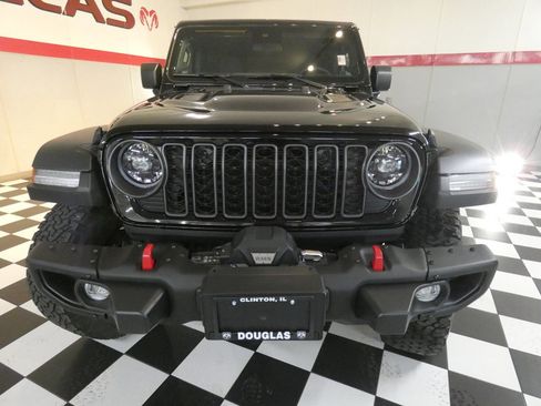 Used 2024 Jeep Wrangler Unlimited Rubicon w/ XTREMEE 35" Tire Package image 2