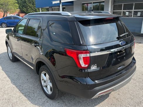 Used 2017 Ford Explorer XLT w/ Equipment Group 201A AWD/4WD image 6