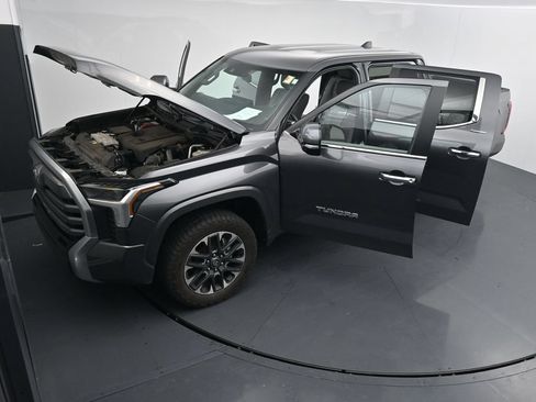Used 2025 Toyota Tundra Limited AWD/4WD image 26