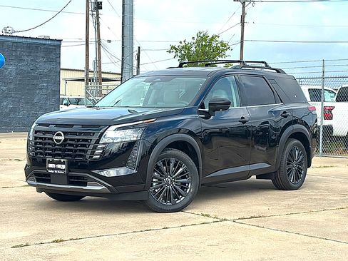 New 2026 Nissan Pathfinder SL w/ SL Premium Package FWD image 2