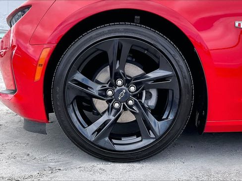 Used 2020 Chevrolet Camaro LT w/ Technology Package RWD image 8