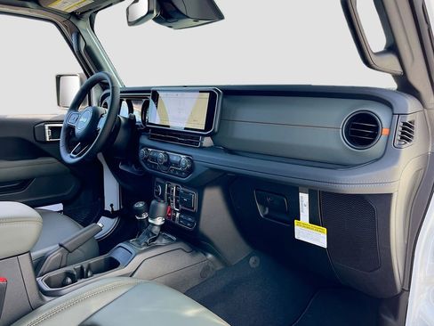 New 2026 Jeep Gladiator Mojave AWD/4WD image 28