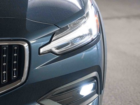Certified 2024 Volvo V60 B5 Cross Country Plus AWD/4WD image 3