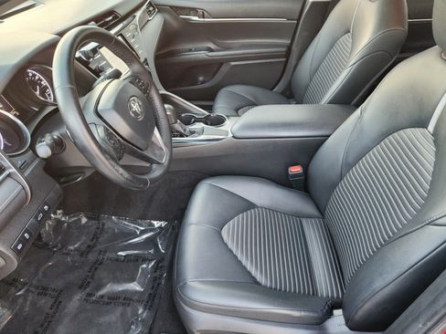 Used 2018 Toyota Camry SE FWD image 7