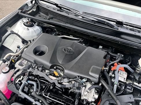 Used 2025 Toyota Camry SE FWD image 33