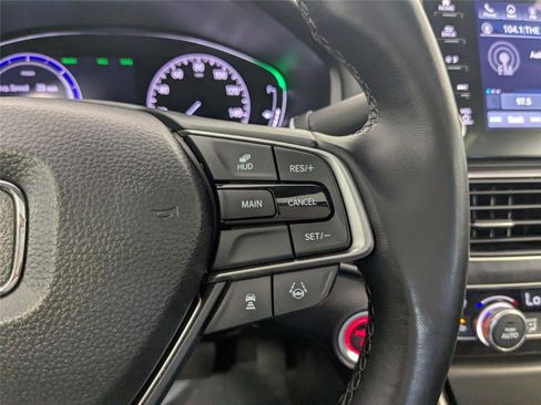 Used 2020 Honda Accord Touring image 16