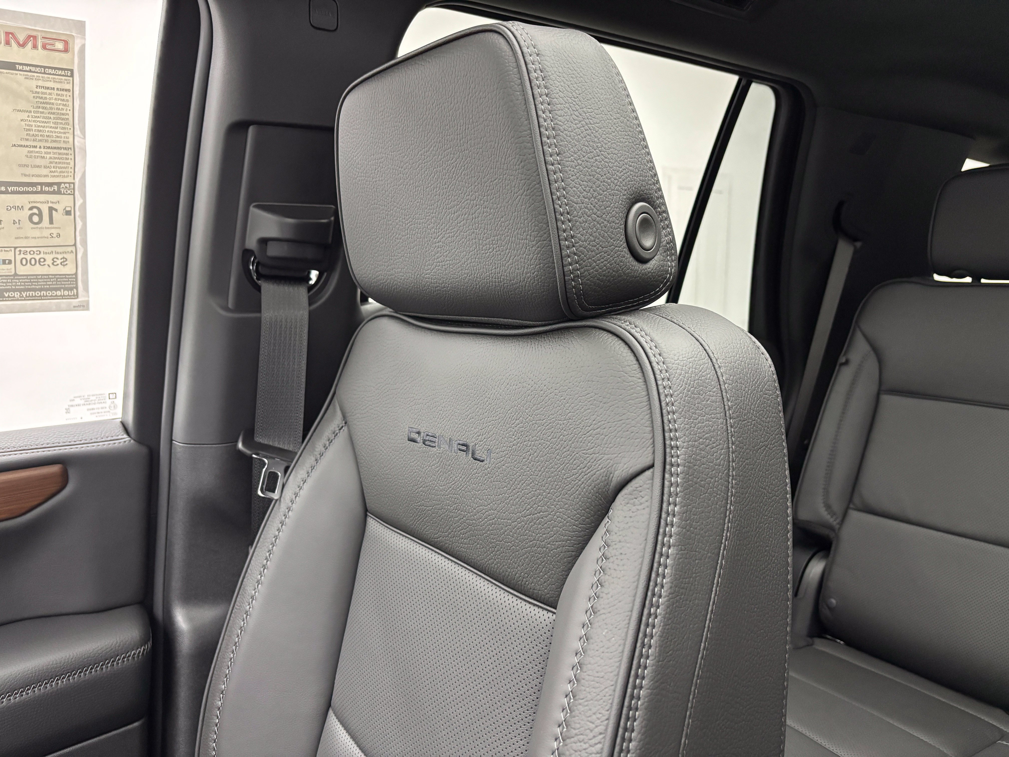 New 2026 GMC Yukon Denali w/ Sun & Power Step Package AWD/4WD image 48