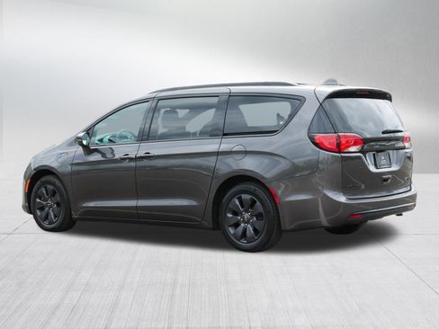 Used 2020 Chrysler Pacifica Limited w/ Advanced Safetytec Group FWD image 5
