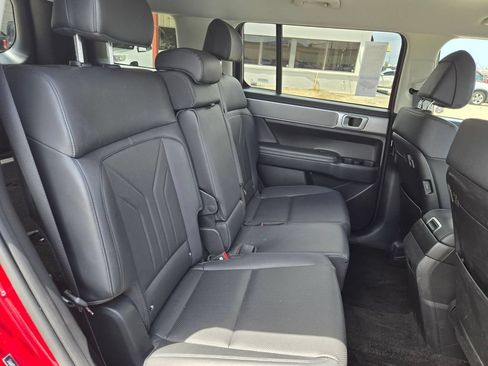 Used 2025 Hyundai Santa Fe SEL FWD image 29