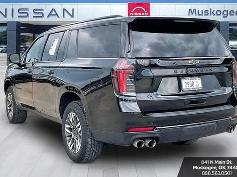 Used 2025 Chevrolet Suburban Z71 AWD/4WD image 4