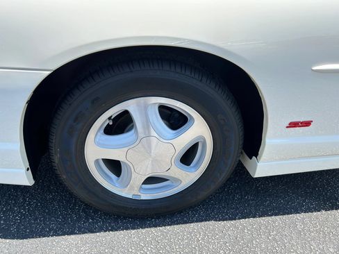 Used 2004 Chevrolet Monte Carlo SS w/ Preferred Equipment Group FWD image 36