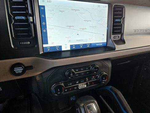 Used 2022 Ford Bronco Wildtrak AWD/4WD image 17