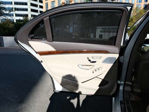 Used 2015 Mercedes-Benz S 550 Sedan image 23