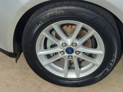 Used 2015 Ford Focus SE image 12