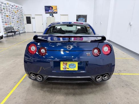 Used 2014 Nissan GT-R Premium AWD/4WD image 6
