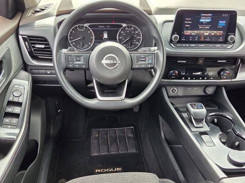Certified 2022 Nissan Rogue SV image 11