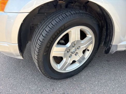 Used 2009 Dodge Caliber SXT FWD image 9