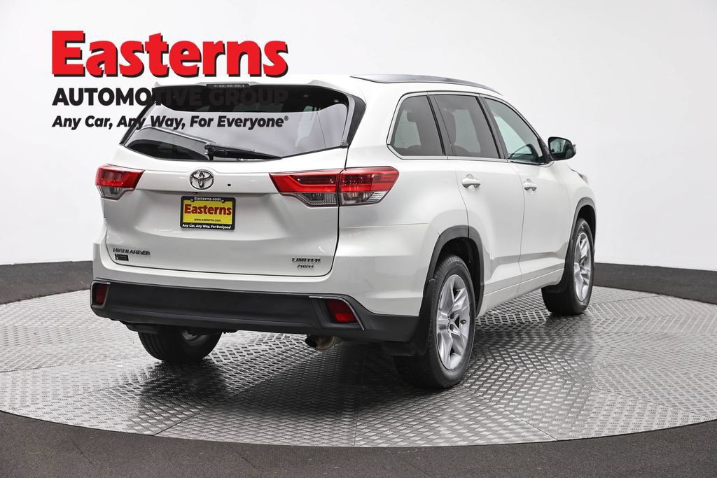 Used 2017 Toyota Highlander Limited Platinum AWD/4WD image 7