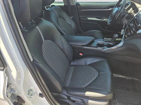 Used 2021 Toyota Camry SE w/ Carpet Mat Package (TMS) FWD image 19