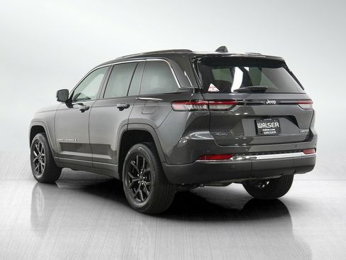 Used 2022 Jeep Grand Cherokee Limited AWD/4WD image 3
