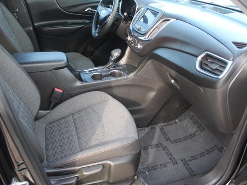 Used 2024 Chevrolet Equinox LT image 8