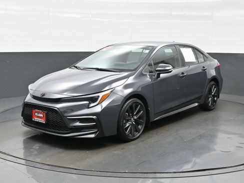 Used 2024 Toyota Corolla SE FWD image 2
