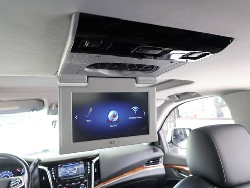 Used 2017 Cadillac Escalade Premium Luxury AWD/4WD image 49