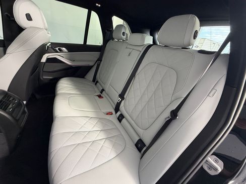 Used 2024 BMW X5 sDrive40i w/ M Sport Package RWD image 30