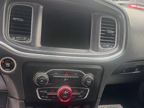 Used 2015 Dodge Charger SXT image 14