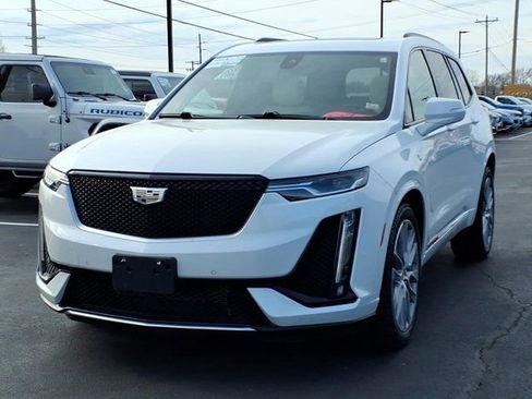 Used 2021 Cadillac XT6 Sport AWD/4WD image 2