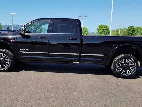Used 2025 RAM 2500 Limited AWD/4WD image 5