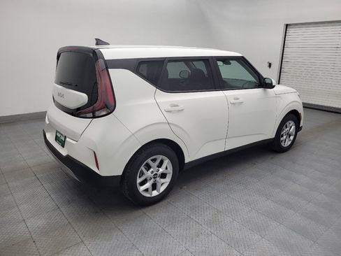 Used 2025 Kia Soul LX image 10