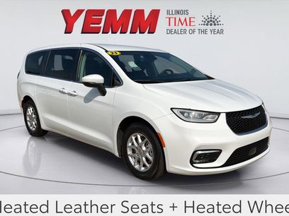 Used 2023 Chrysler Pacifica Touring-L