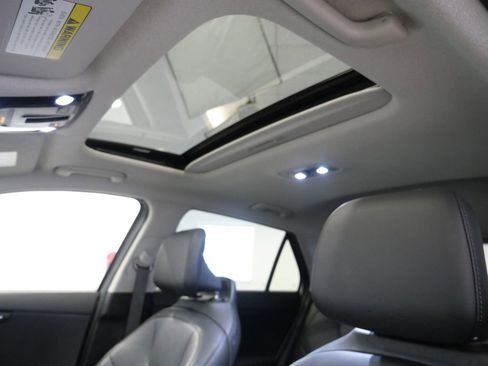 Used 2023 Kia Niro SX Touring image 26