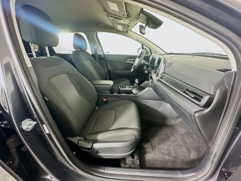 Used 2025 Kia Sportage LX FWD image 28