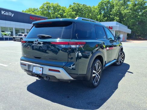 Certified 2024 Nissan Pathfinder Platinum FWD image 5