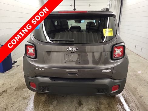 Used 2021 Jeep Renegade Latitude w/ Sun & Sound Group AWD/4WD image 4