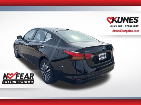 Used 2024 Nissan Altima 2.5 SV image 9