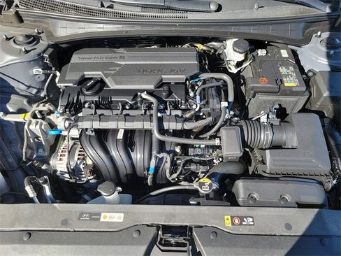 Used 2025 Hyundai Elantra Sport image 25