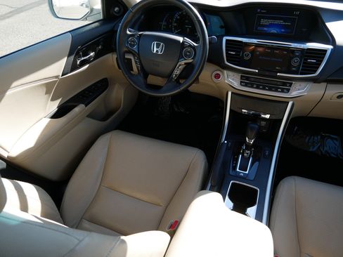 Used 2015 Honda Accord EX-L image 9