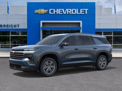 New 2026 Chevrolet Traverse LT w/ Driver Confidence Package image 2