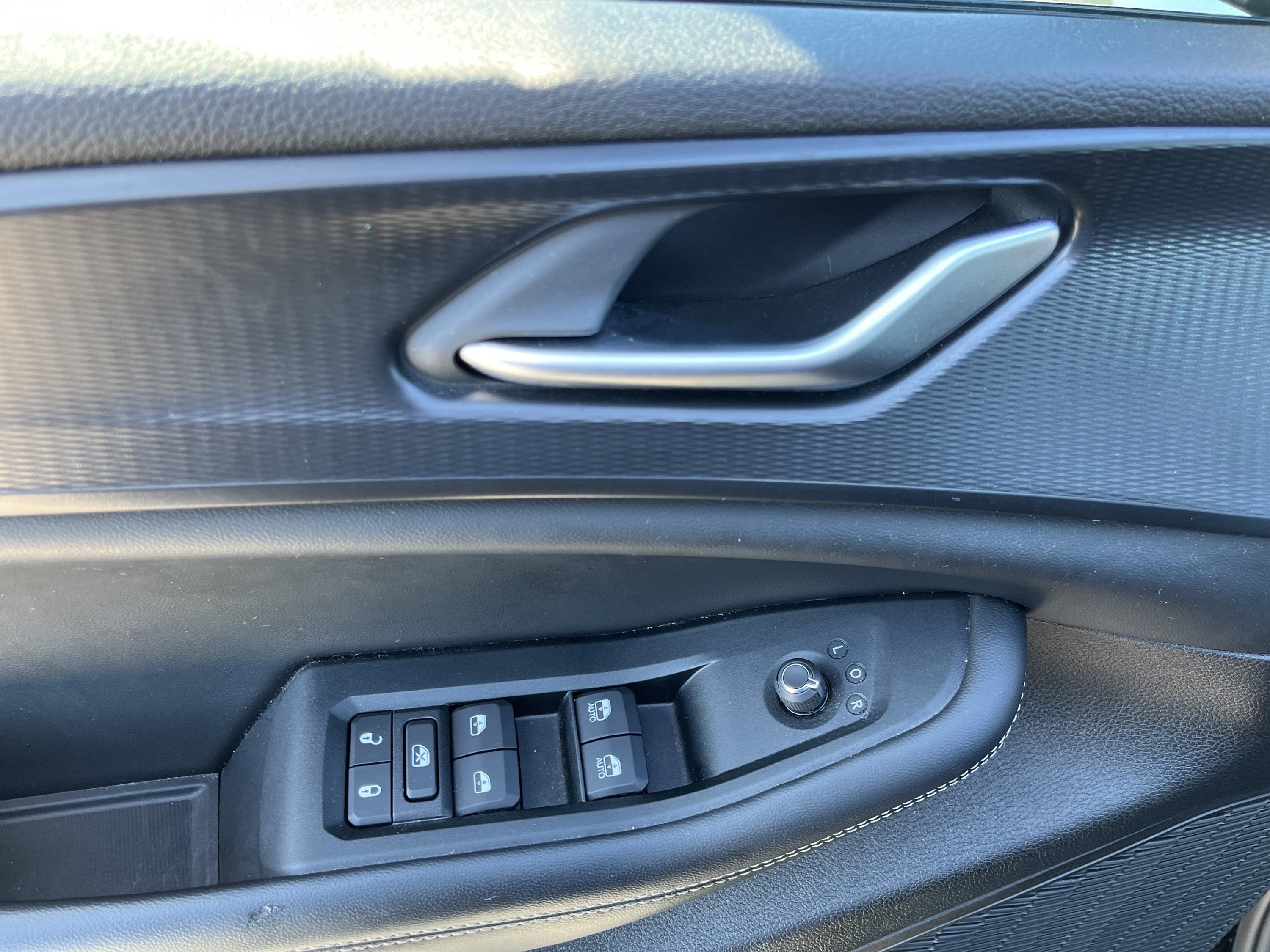 Used 2023 Jeep Grand Cherokee Laredo X AWD/4WD image 16